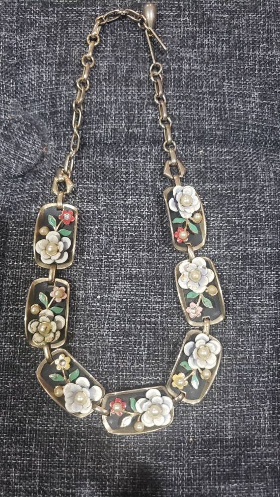 Vintage Alice linked enamel metal and faux pearls 