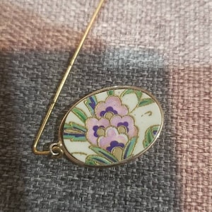 Vintage gold color metal and floral enamel Lapel or hat Pin
