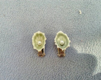 Vintage small shell with faux pearl inside clip on earrings