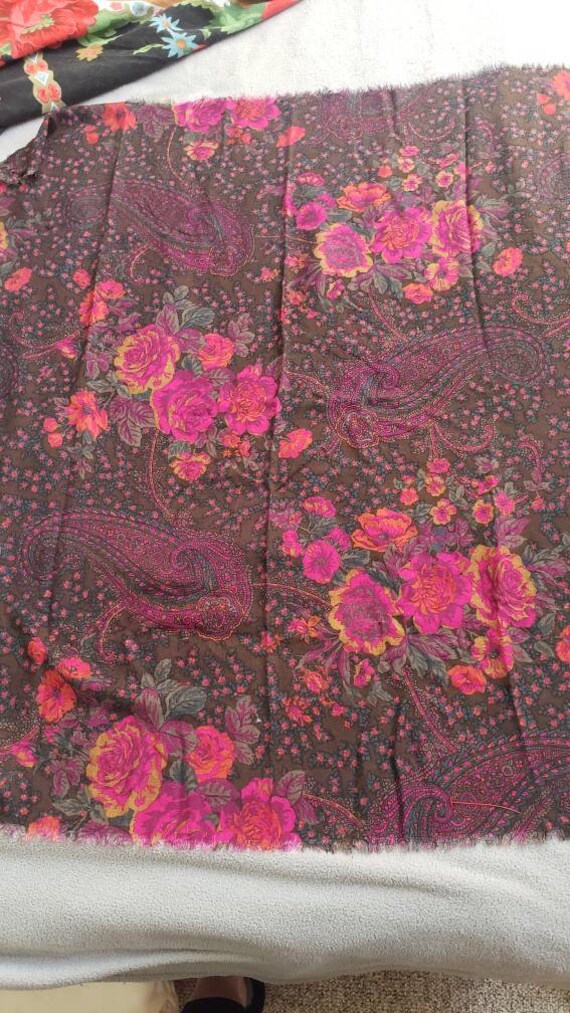 Vintage Large Magenta Roses and Parsley pattern R… - image 1