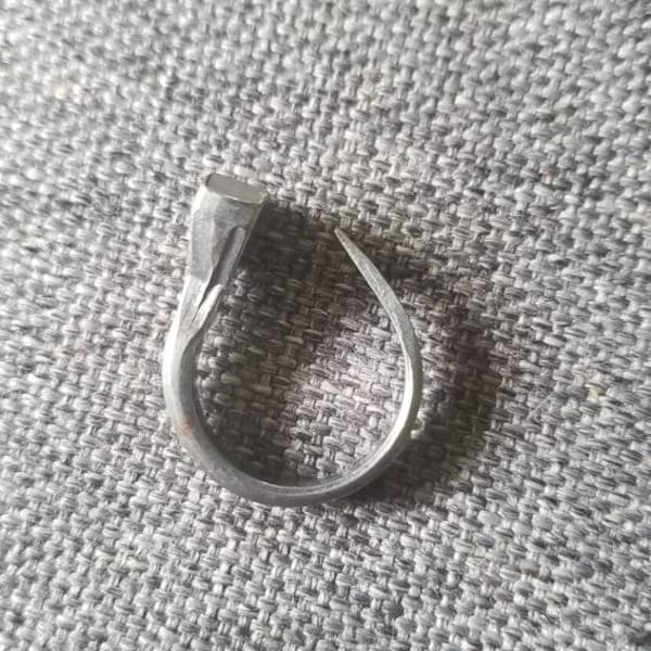 Vintage horse shoes nail ring size 6