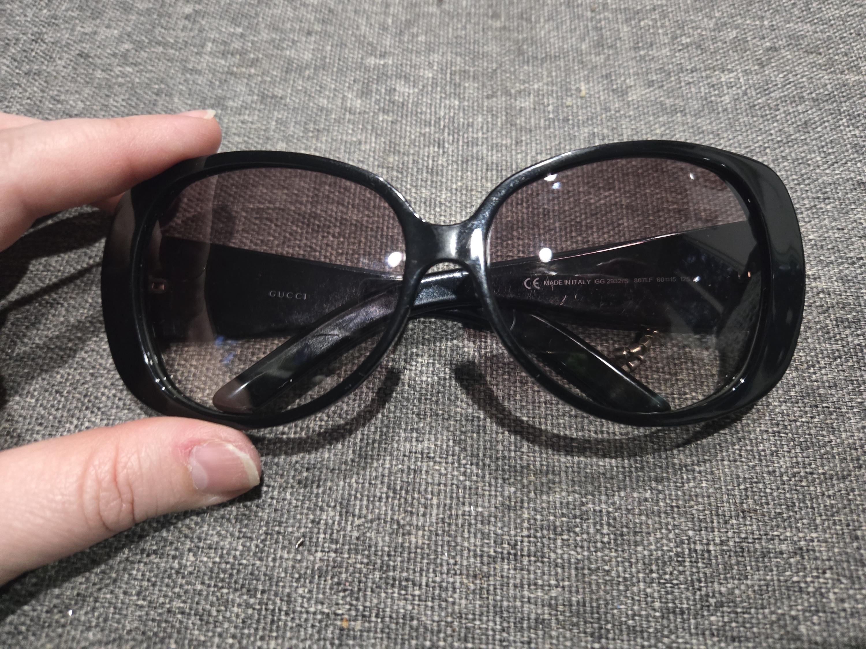 Vintage Collection - Gucci Oversized Black Round Sunglasses  display picture 1