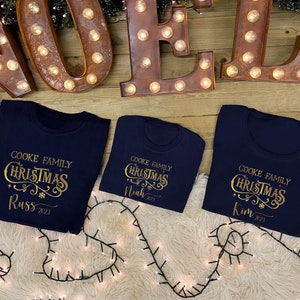 T-shirt natalizia personalizzata per la famiglia / Set natalizio per la famiglia, set coordinato, magliette festive, regalo di Natale, top natalizio, vestito della vigilia di Natale