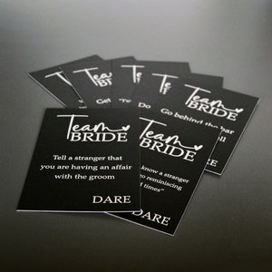 Jeu de cartes DARE TEAM BRIDE - Jeu de cartes Dare EVJF - Accessoires pour enterrement de vie de jeune fille - EVJF - Remplisseur de sac EVJF - Cadeau future mariée - Mariée noire