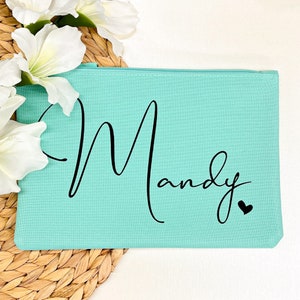 BORSA PER IL TRUCCO personalizzata verde menta / Borsa con nome a cuore / Borsa da viaggio regalo / Borsa regalo di compleanno / Cuore con nome