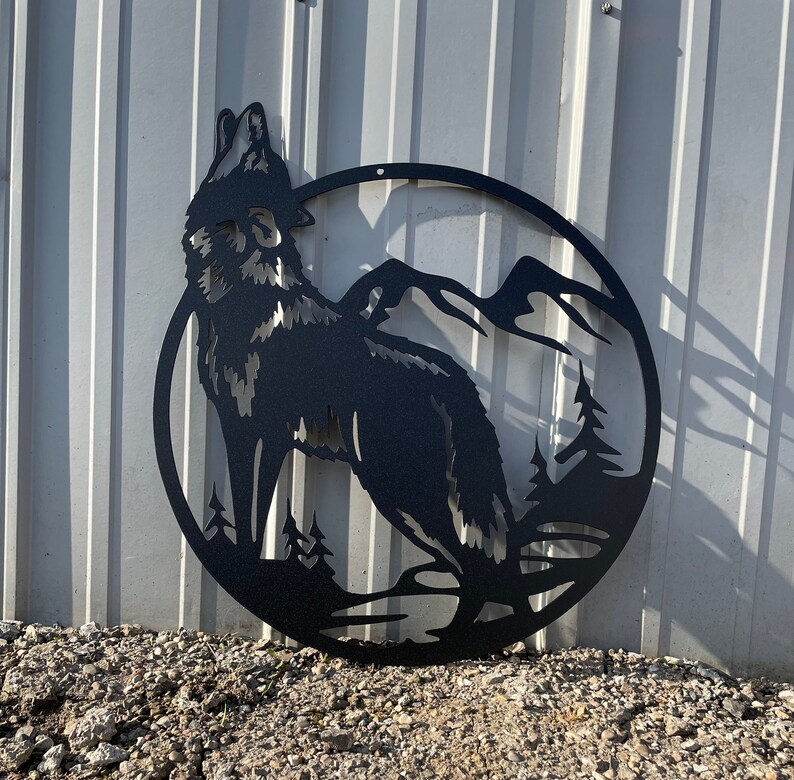 Wolf Howling at Moon Metal Wall Art: Mountain Scene Decor - Etsy