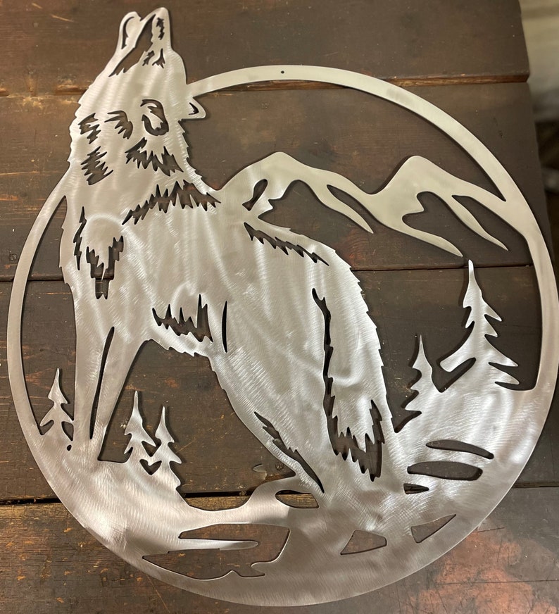 Wolf Howling at Moon Metal Wall Art: Mountain Scene Decor - Etsy