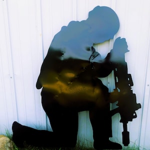 3&#39; Fallen Soldier-Service Man Memorial Metal Silhouette Soldier Memorial Tribute - Kneeling Soldier - Bolt Together - Made in the USA
