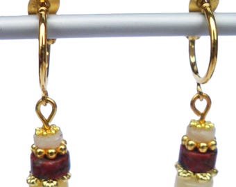 Gold-colored earrings with semi-precious stones, Ear stud, hoop earrings with handcrafted pendant, off-white, brown and off-white, Per Elle