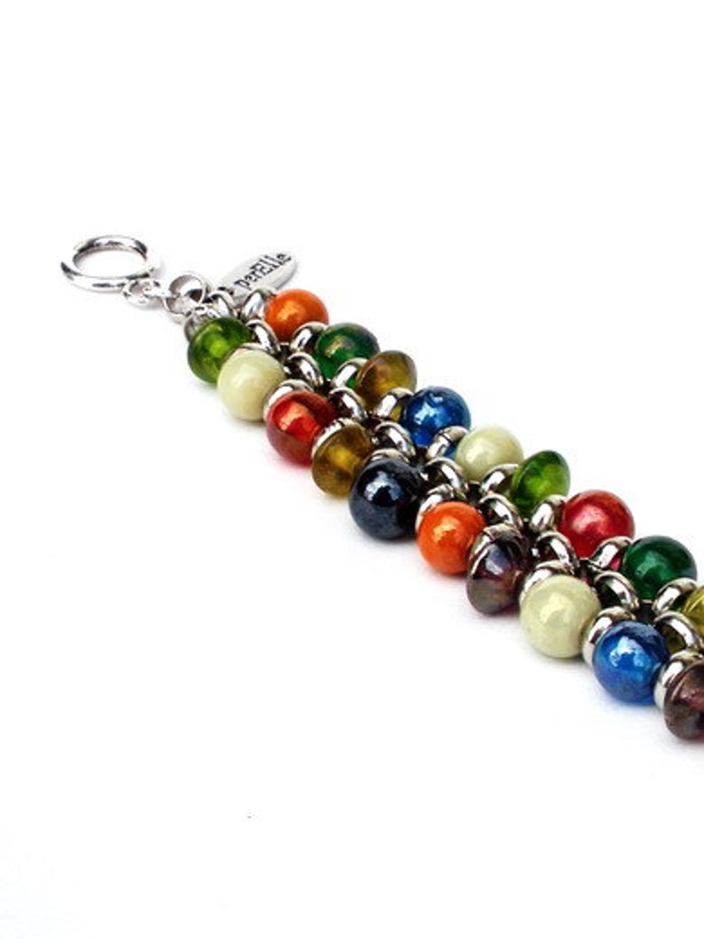 Multicolour bracelet with glass beads and silver-colored rollo chain. Handcrafted wristband, silver colored toggle clasp, boho chic jewelry image 5