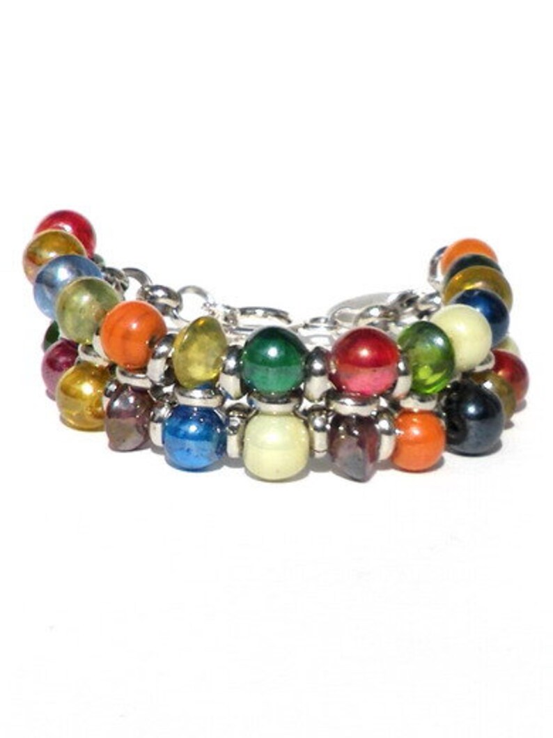 Multicolour bracelet with glass beads and silver-colored rollo chain. Handcrafted wristband, silver colored toggle clasp, boho chic jewelry image 7