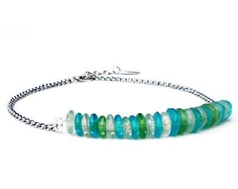 Aqua recycled glass beads jewelry. Handmade beaded short simple necklace, boho collar aquamarine green transparent beads and fine rolo chain