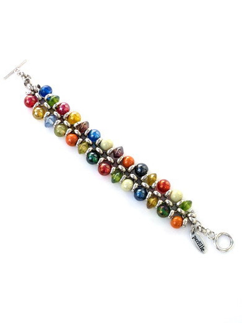 Multicolour bracelet with glass beads and silver-colored rollo chain. Handcrafted wristband, silver colored toggle clasp, boho chic jewelry image 8