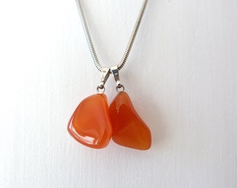 Short necklace made of sterling silver with two carnelian pendants, carnelian pendant, silver chain, silver jewelry, orange carnelian,