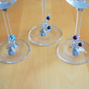 Set of 6 decorative wine glass identifiers cake, cupcake. Soft aluminum rod. Glass markers, accessory for wine. Cupcake charm, pendant. image 6