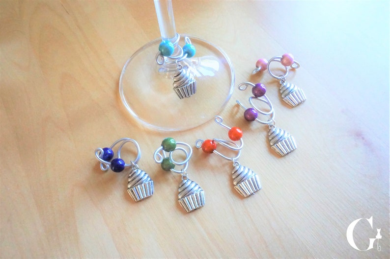 Set of 6 decorative wine glass identifiers cake, cupcake. Soft aluminum rod. Glass markers, accessory for wine. Cupcake charm, pendant. image 1