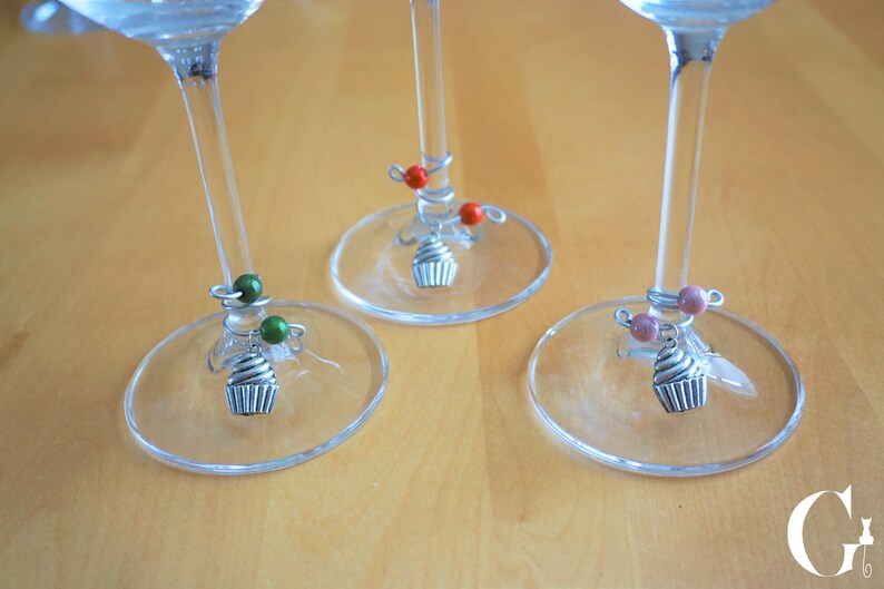 Set of 6 decorative wine glass identifiers cake, cupcake. Soft aluminum rod. Glass markers, accessory for wine. Cupcake charm, pendant. image 5