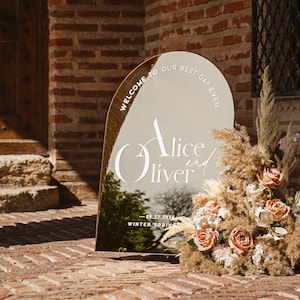Arched Wedding Sign - Gold Mirror Welcome Sign - Modern Custom Acrylic Wedding Sign - Welcome to the Wedding - Luxury Wedding Decorations