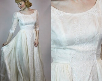 Vintage 1950s Elegant Georgette Silk & Lace Wedding Dress Renaissance Gown with Sheer Sleeves and Small Train, Full Skirt Ring Silk Size S