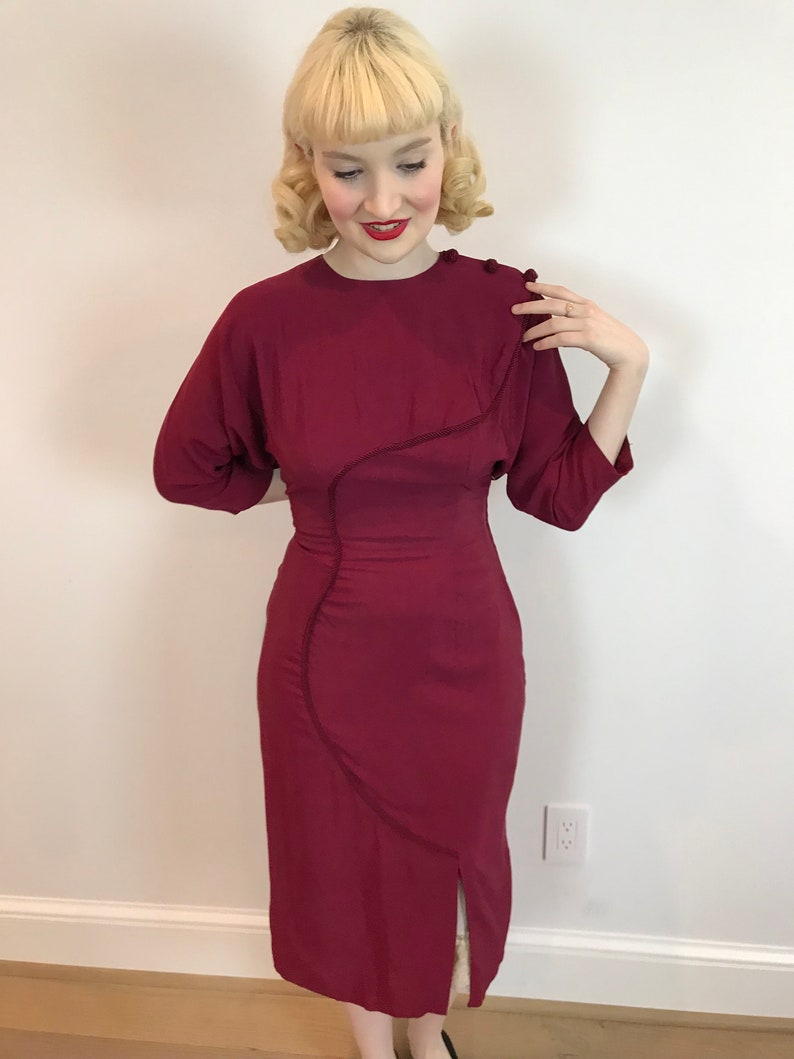 SEXY Vintage 1950s Dress Burgundy Red Rayon with Rope Design Marilyn Monroe Size M L image 2