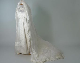 Vintage 1960s 70s Lace Wedding Dress Empire Waist Detachable Train Veil Set S