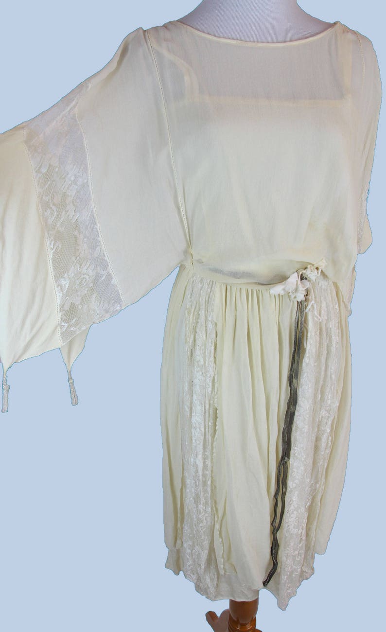 Vintage 1920s Lace Panels Dress Pure Silk White Party Wedding Dress with Flowers, Size S XS Wearable Great Condition image 3