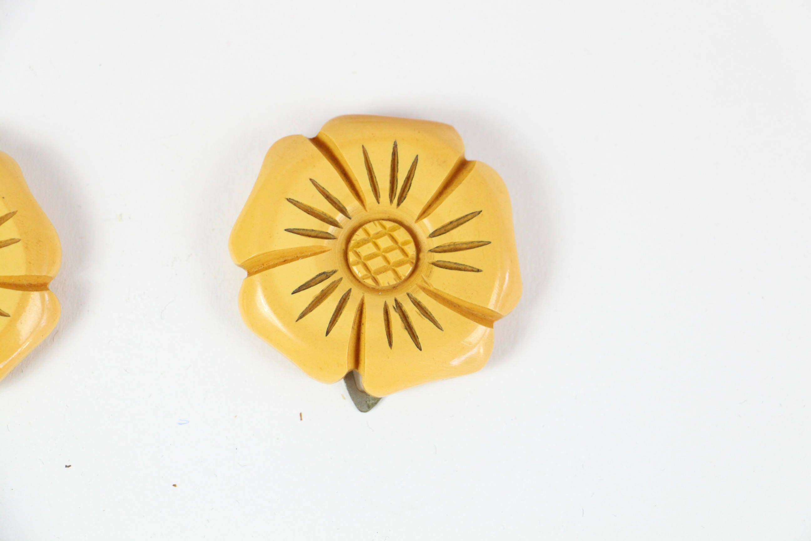 Vintage Art Deco Carved Yellow Flower Plastic Celluloid 