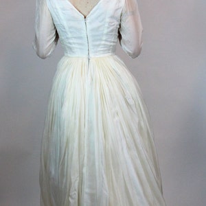 Vintage 1950s Elegant Georgette Silk & Lace Wedding Dress Renaissance Gown with Sheer Sleeves and Small Train, Full Skirt Ring Silk Size S image 4