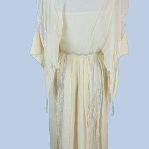 Vintage 1920s Lace Panels Dress Pure Silk White Party Wedding Dress with Flowers, Size S XS Wearable Great Condition image 4