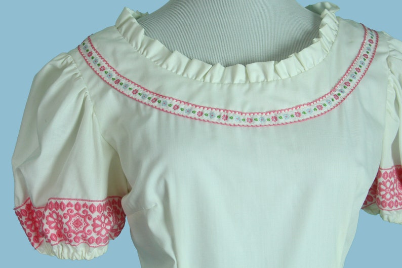 Vintage Summer Square Dancing Dress White Cotton with Pink Ribbon Trim Circle Skirt Size S XS image 6