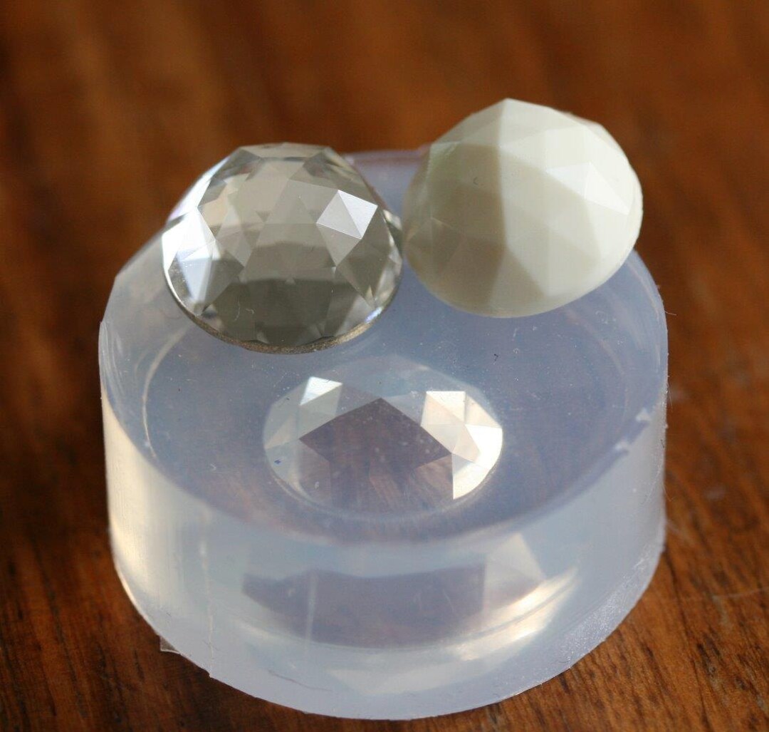 A Transparent Silicone Mold for Jewellery Diy, Faceted Cabochon 8mm ...