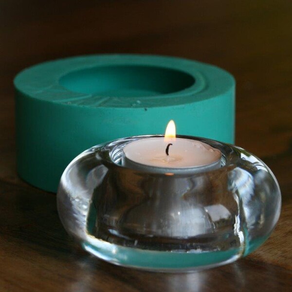 Un molde de silicona para portavelas de té; para fundición de resina y hormigón.
