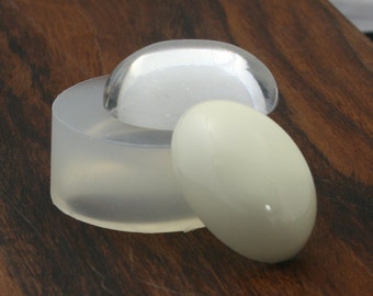 A transparent silicone mold for jewellery DIY,  oval  cabochon 30/23/12mm, single mold