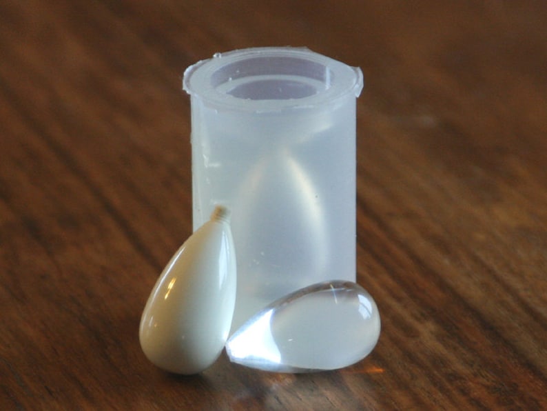 A transparent silicone mold for jewellery DIY 1 piece a teardrop1424mm