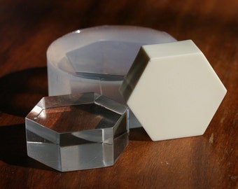 Um molde de silicone transparente para joias DIY, hexágono regular 30mm
