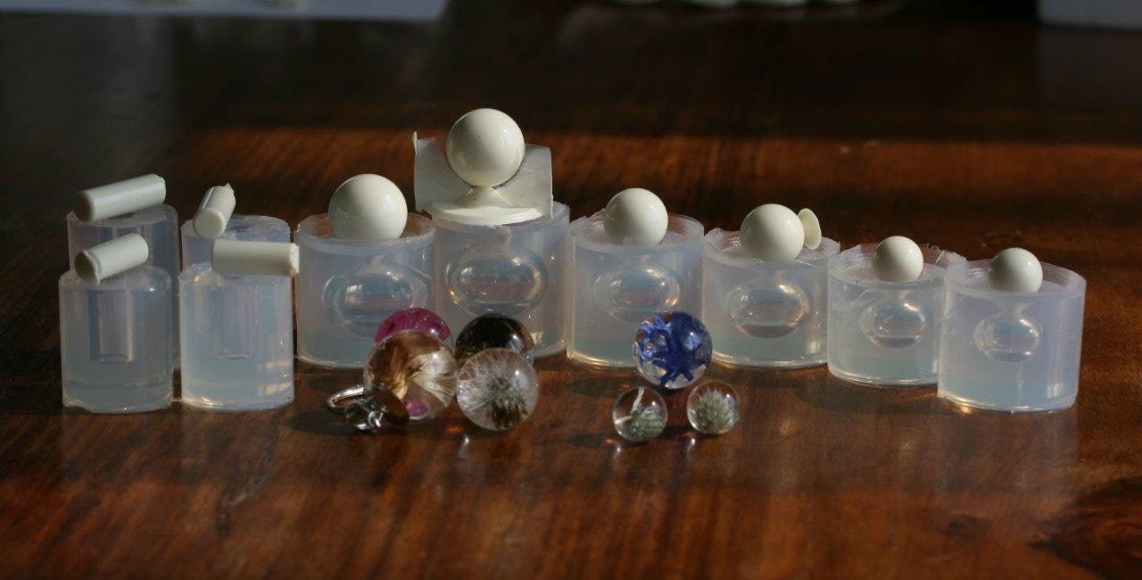 Un moule en silicone transparent pour bijoux bricolage, rouleaux - 2 x 7/ 16mm, rouleaux - 2 x 7/ 22mm de taille, sphère de 2 x 11mm, sphère de 2 x 14mm, 2 x17mm sphère Un moule en en en silicone transparent pour bijoux bricolage, rouleaux - 2 x 7/ 16mm, rouleaux - 2 x 7/ 22mm de taille, sphère de 2 x 11mm, sphère de 2 x 14mm, 2 x17mm sphère 1eb4f3