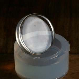 A transparent silicone mold for jewellery Diy,  flat circle  30mm