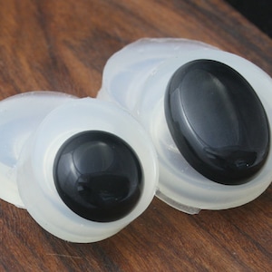 A silicone mould for jewellery DIY, a cabochon round