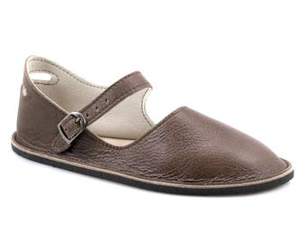 Zapatos Mary Jane de nogal envejecido - Zapatos de cuero marrón - Zapatos de cuero hechos a mano - Zapatos minimalistas - Estilo "Merry Jane" de Softstar