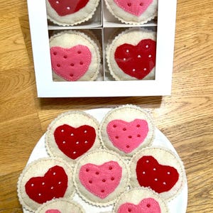 Play Valentine Felt Cookies