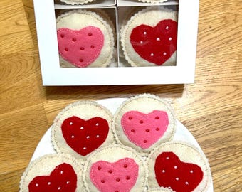 Play Valentine Felt Cookies