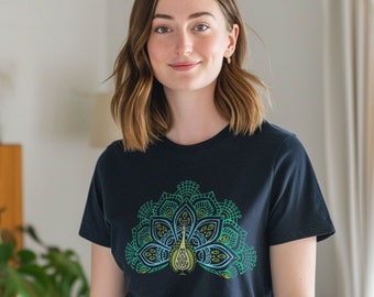 Peacock graphic print, Women's and Unisex T-Shirt, Women's gift shirts, Unisex print t-shirt, Womens crew neck T-shirt (Navy)