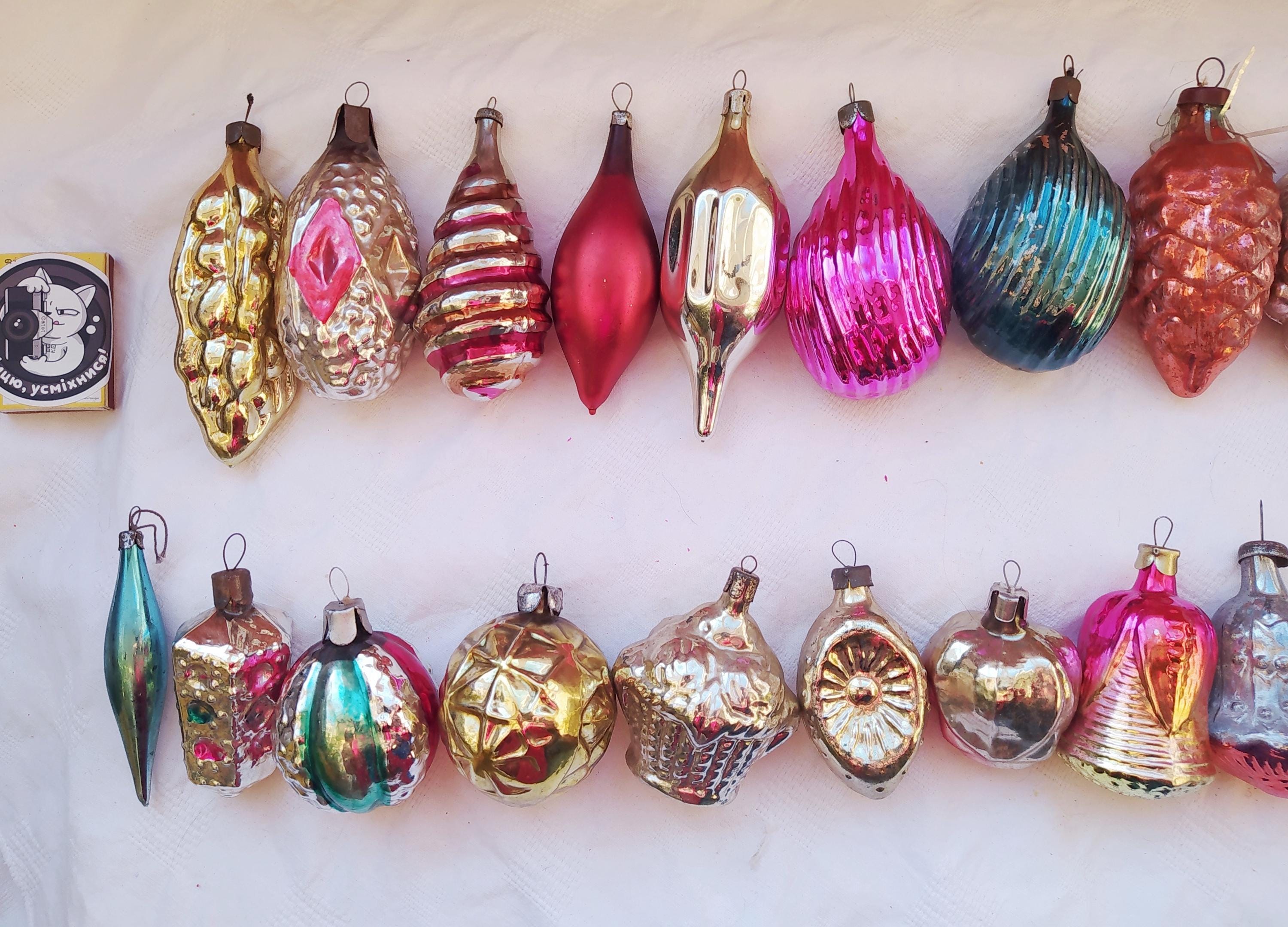 ヴィンテージのクリスマスツリーの飾り、クリスマスの水銀ガラスの