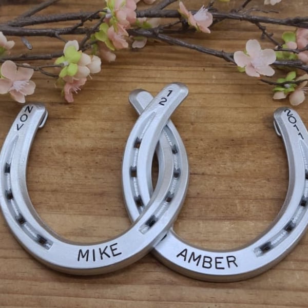10 Year Personalized Anniversary Gift, Engraved Linked Horseshoe Wall Hanging, Aluminum Anniversary Gift, For Horse Lovers