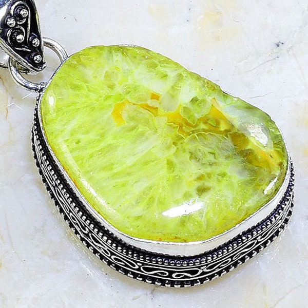 Sunny Yellow >>Agate Druzy  Slice Gemstone 925 Sterling Silver Pendant   Hippie Chic  Druzy Pendant