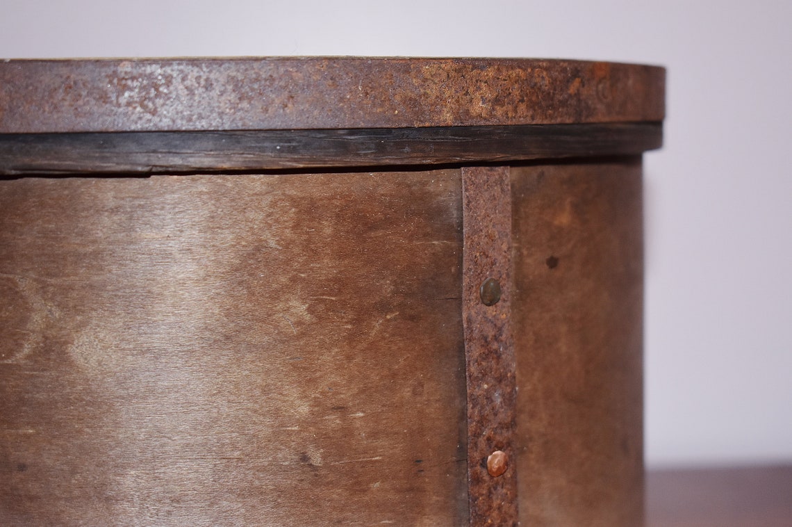 Antique Metal Banded Wood Dry Measure Round One Peck 8