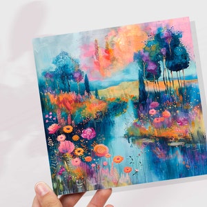 Scena da sogno sulla riva del fiume, carta con fiori impressionisti dai colori vivaci, alberi, amanti della natura, colori del tramonto, fantasia, arte astratta, dipinto estivo