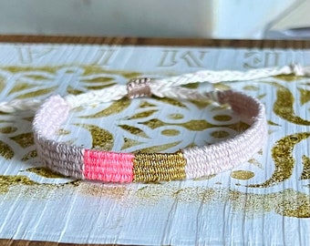 Woven bracelet made of linen - powder pink