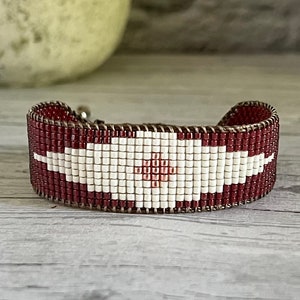 CRANBERRY bracelet made of Japanese Miyuki glass beads