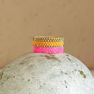 Miyuki ring in neon pink - orange - gold peyote - summer ring